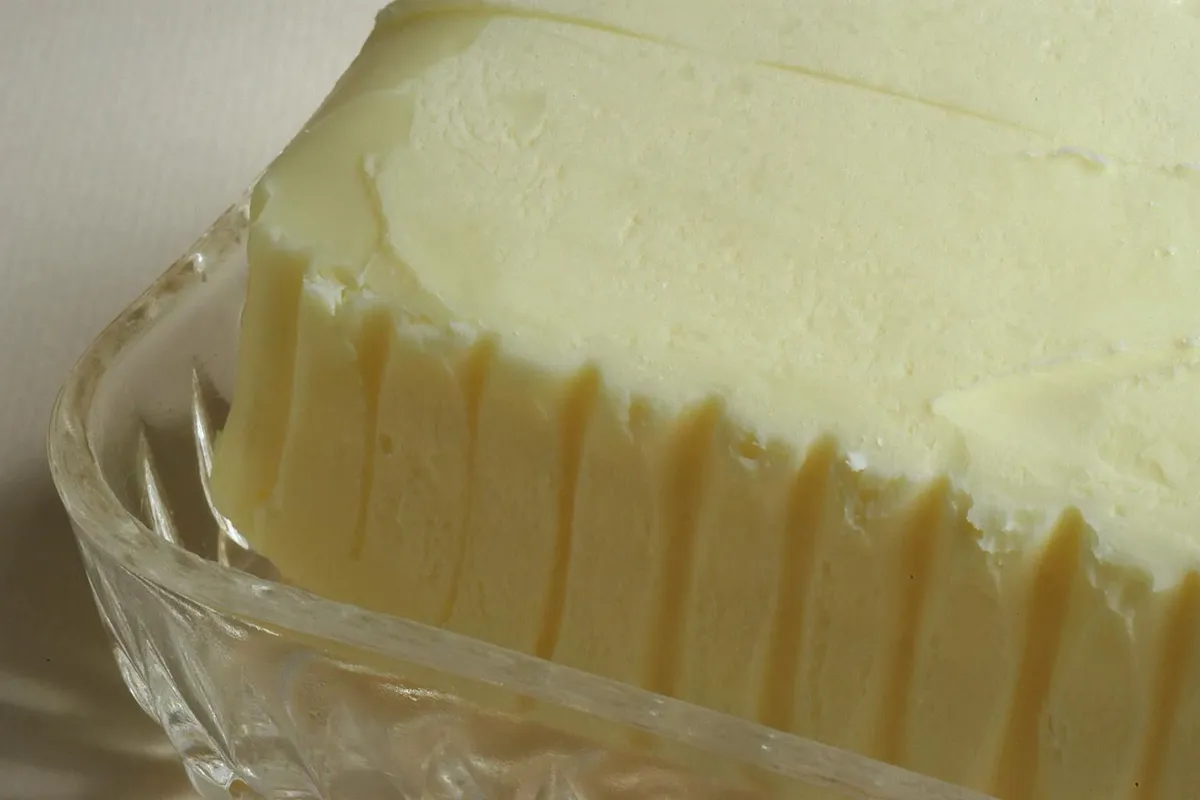 Französischer Trick: Butter frisch und streichfähig halten